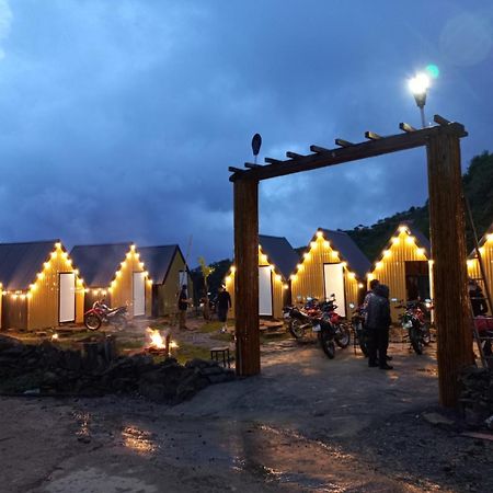 Nha Hang Homestay Pho Nui Bac Yen Bagian luar foto