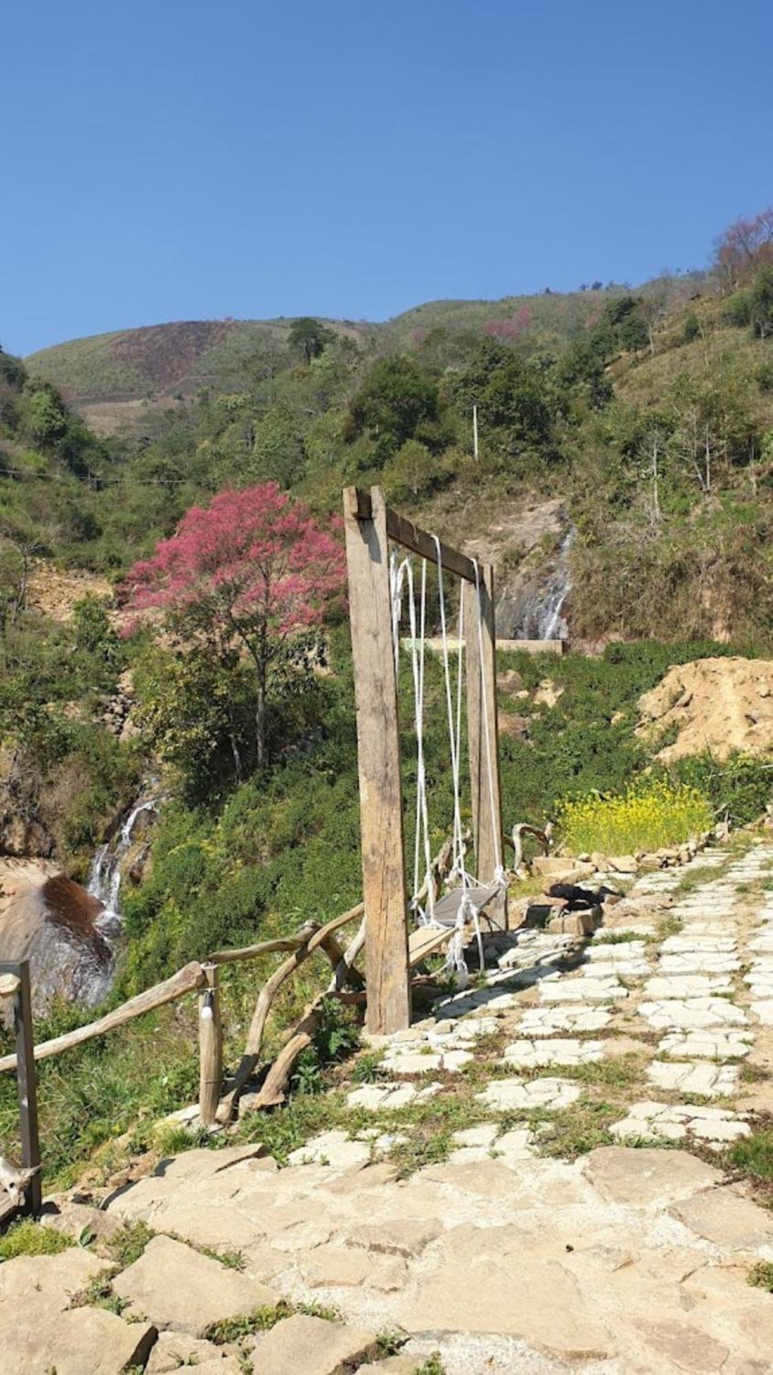 Nha Hang Homestay Pho Nui Bac Yen Bagian luar foto