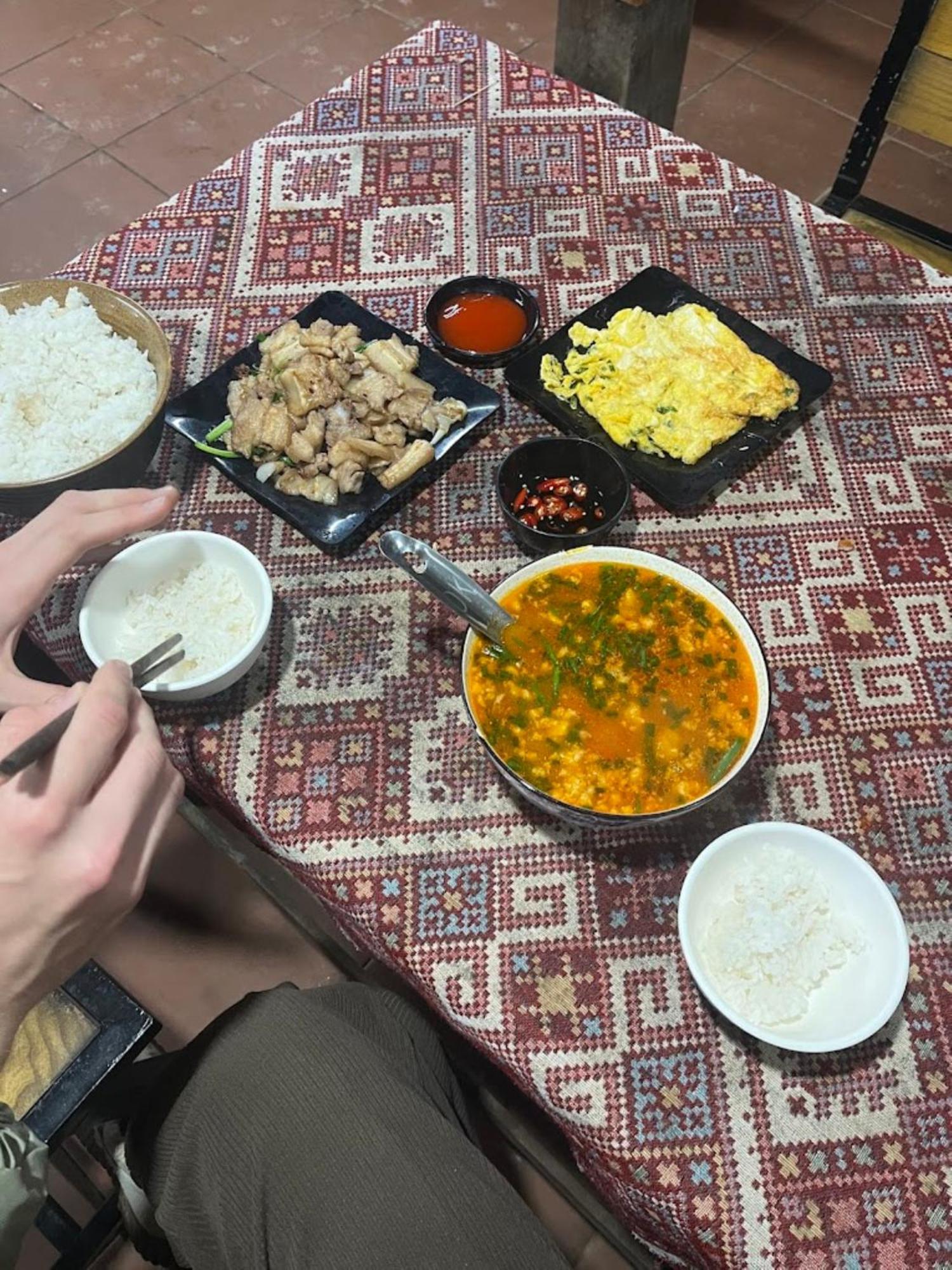 Nha Hang Homestay Pho Nui Bac Yen Bagian luar foto